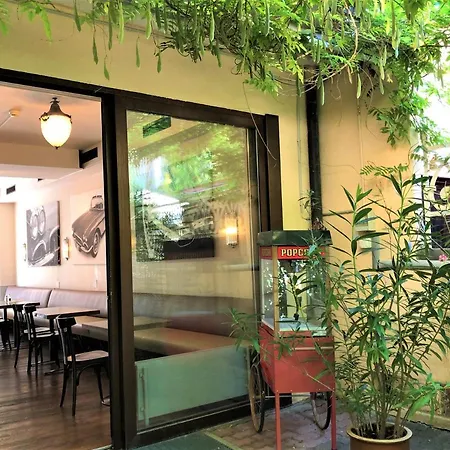 Neufeld Hotel