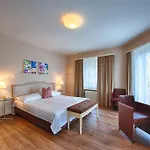 ノイフェルト 3* チューリッヒ