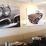 ホテル ノイフェルト 3*