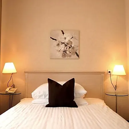 Otel Neufeld