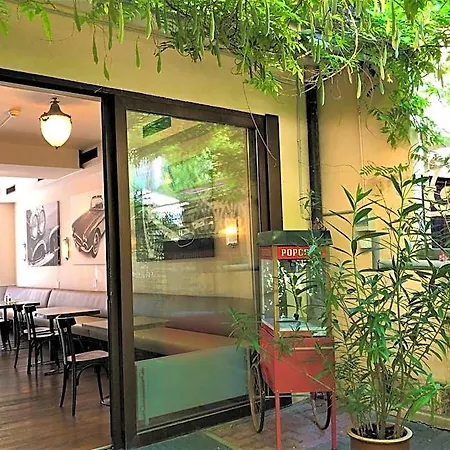 Otel Neufeld 3*