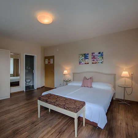Neufeld 3*