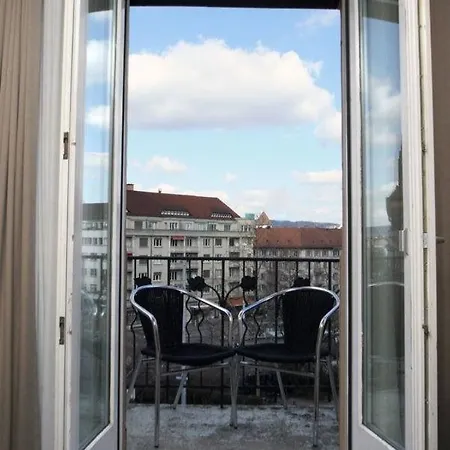Otel Neufeld 3*