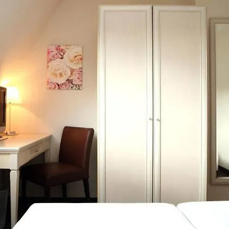 Neufeld Otel